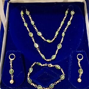 Elegant Gold and Green Jewelry Set